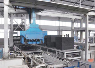 全自動水泥制磚機(jī)配自動收磚線可一氣呵成